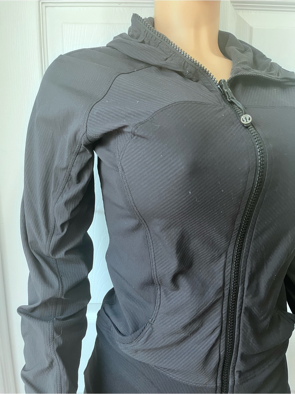 lululemon athletica Reversible Black Full-Zip Hooded Jacket - Picture 7 of 12
